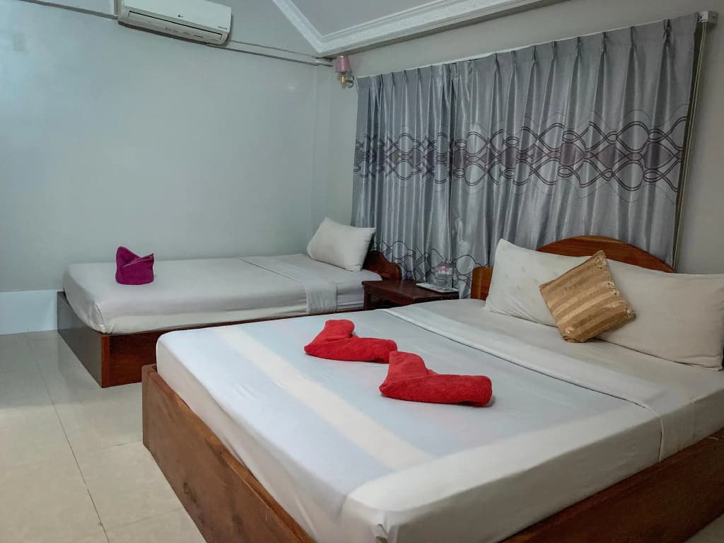 Cheata Inn - photo 3
