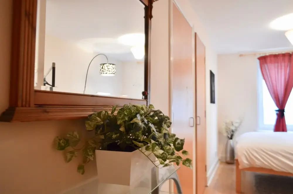 3 Bedroom Flat In Leith - photo 4