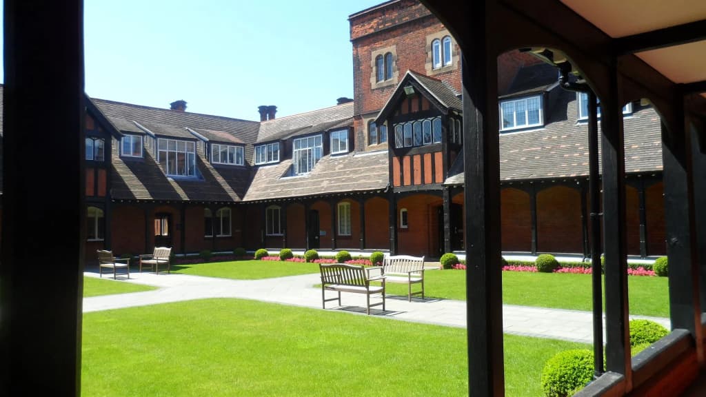The Pillar Hotel - photo 12