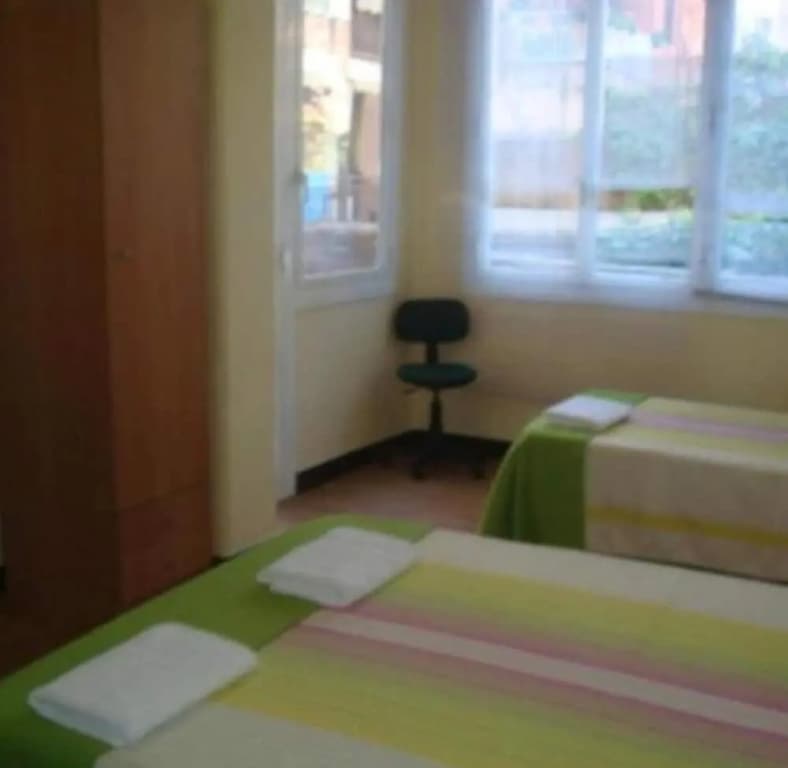 Hostel Turistic Castell - photo 2