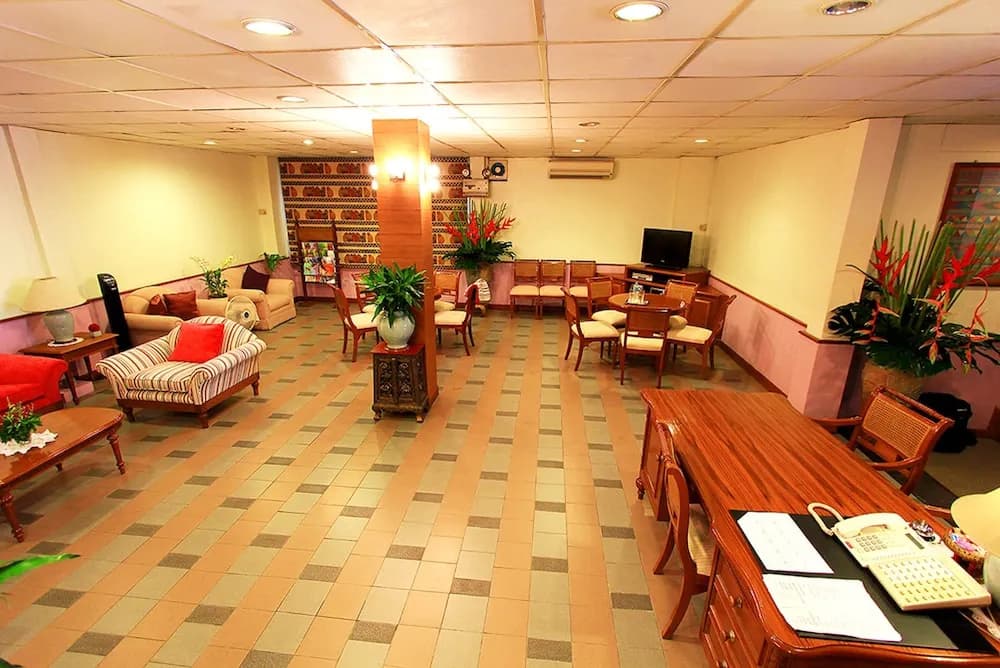 Travel Lodge Suriwongse - Adult only - photo 19