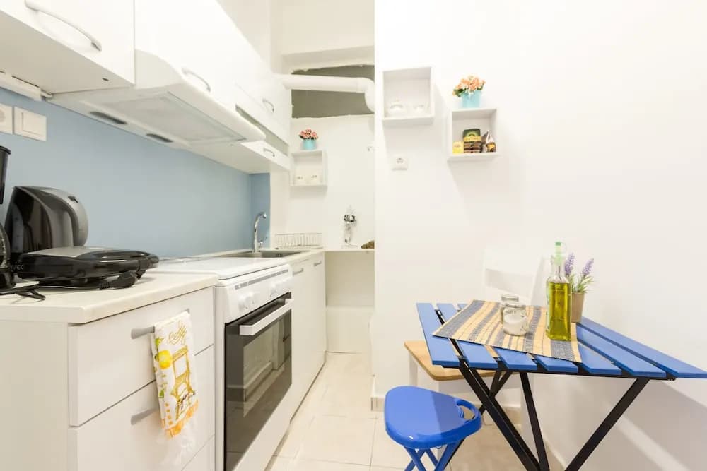 Cozy Flat in hip Koukaki - photo 12