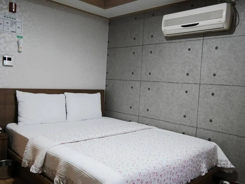 Rich Hotel - photo 3
