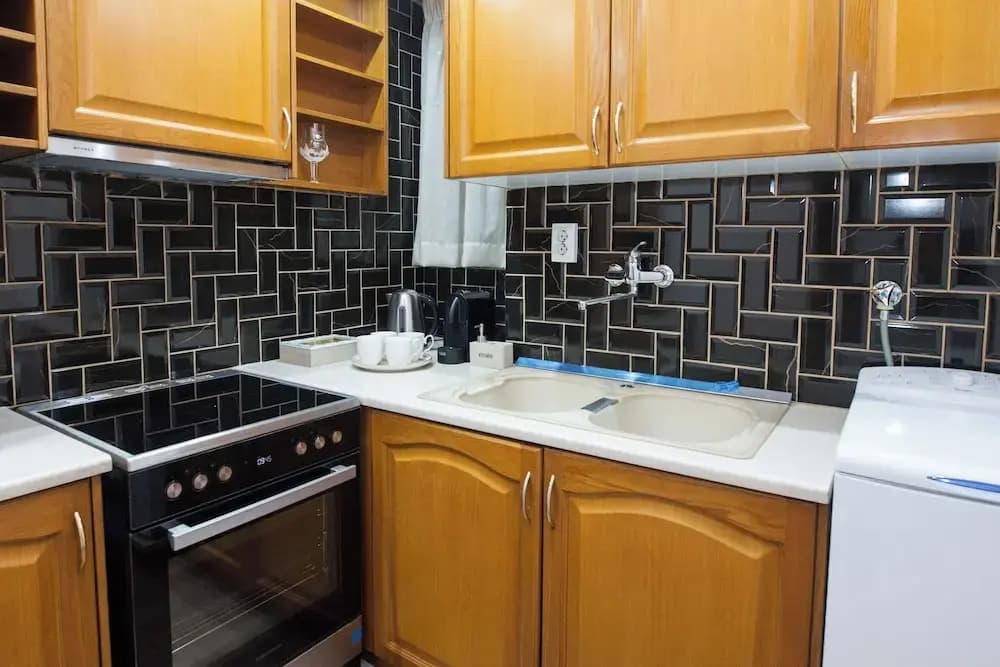 Stylish Renovated 2 Bd Apt in Exarcheia - photo 17
