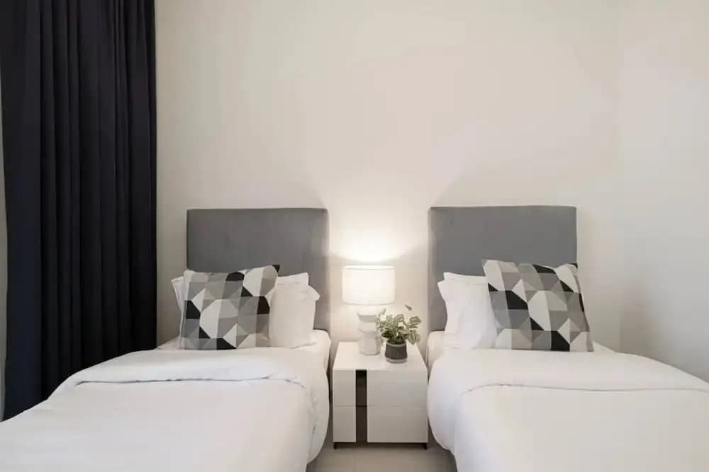 Burj Crown Lux Apartment by Dubai Mall - photo 4