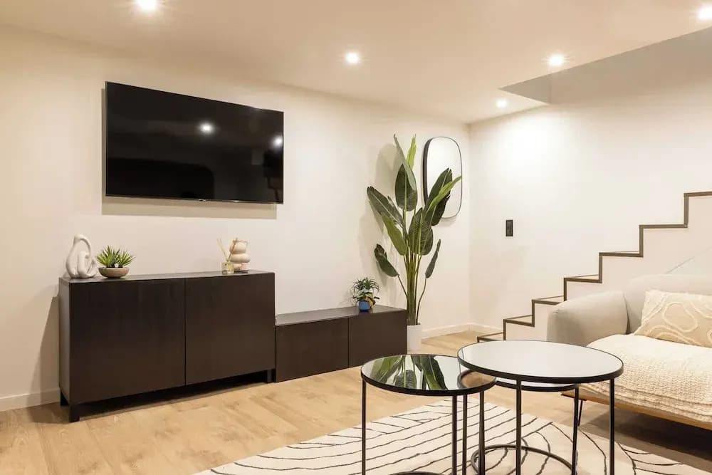 Authentic Apartment - 2br/6p - Place Pigalle - photo 9