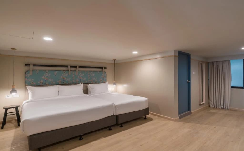 The Blanket Hotel - photo 5