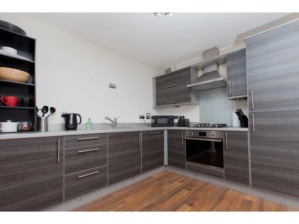 Bright, Contemporary Edinburgh Flat With Parking! - photo 10