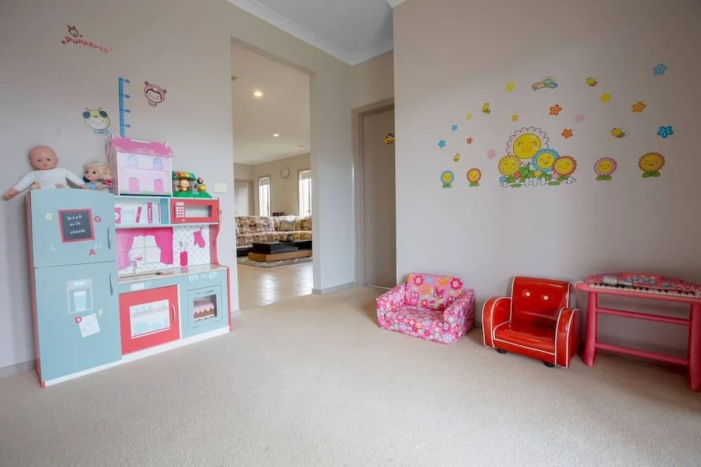 Gorgeous 4BR Home in Point Cook - photo 9