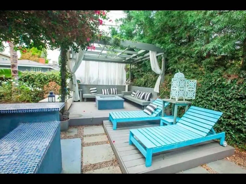 Charming Duplex Home - photo 15