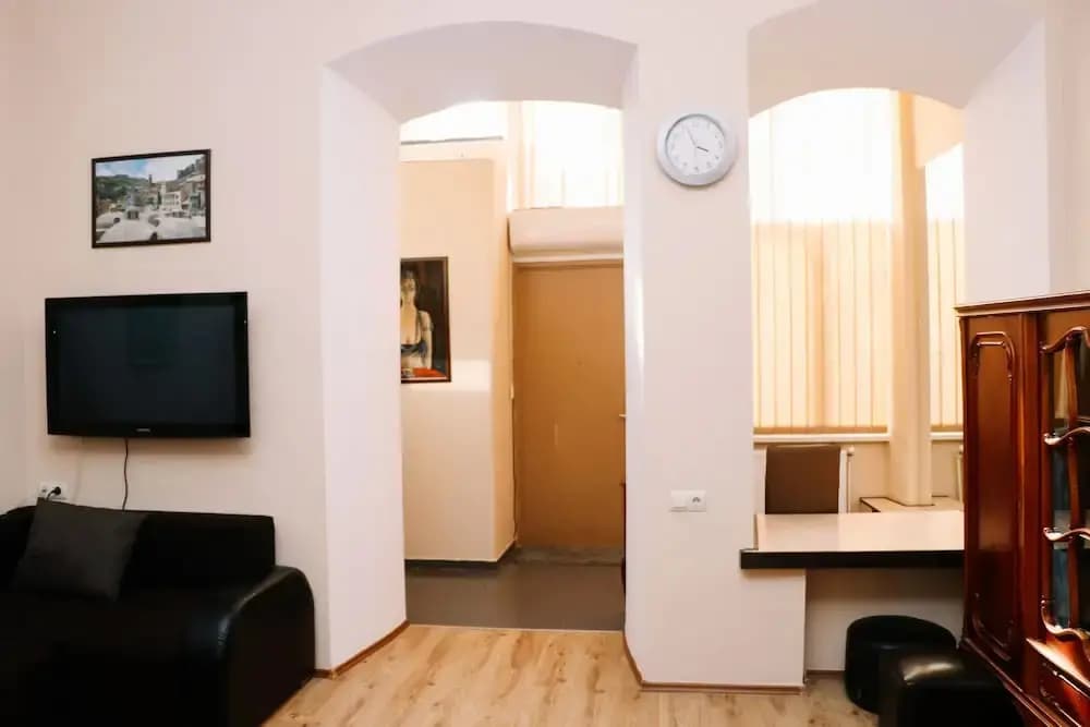 Apartment Alpha Leonidze with Fireplace - photo 4