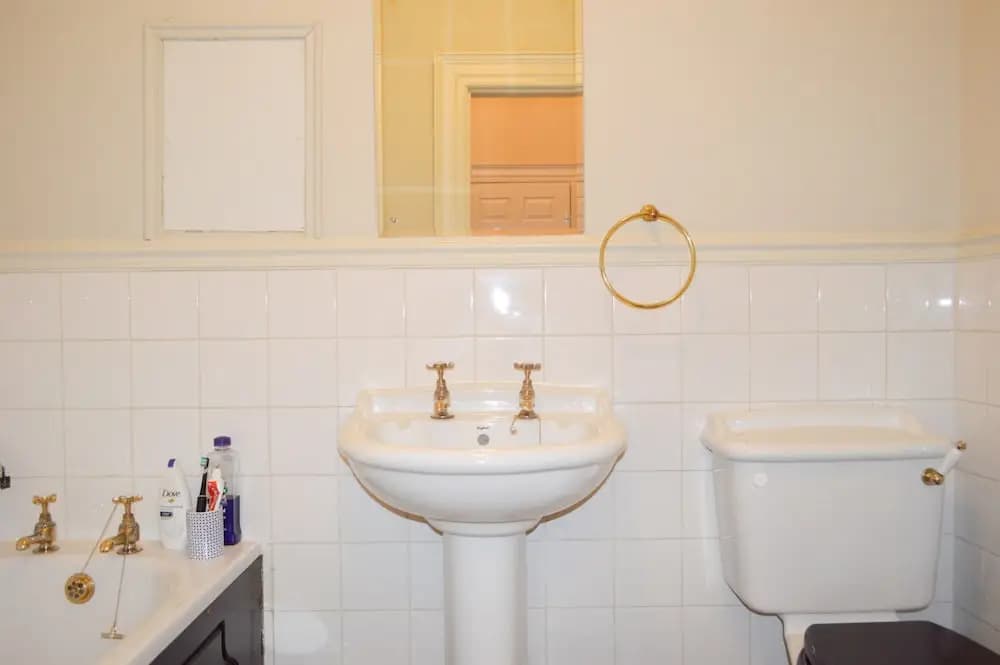 2 Bedroom Flat in Central Edinburgh - photo 8