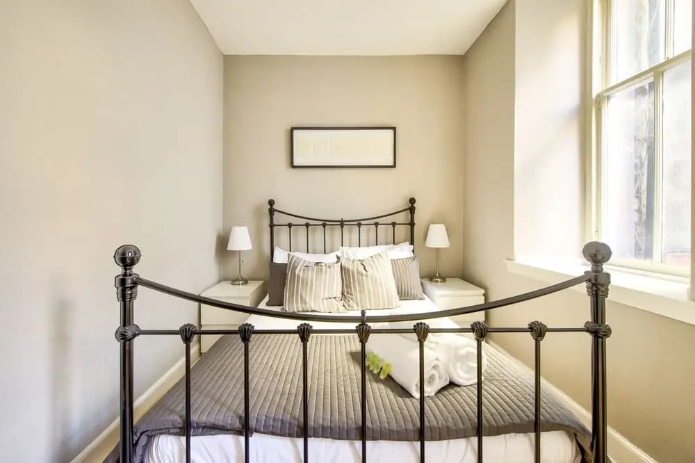 JOIVY Great Location! - Charming Apt by Edinburgh Castle - photo 2