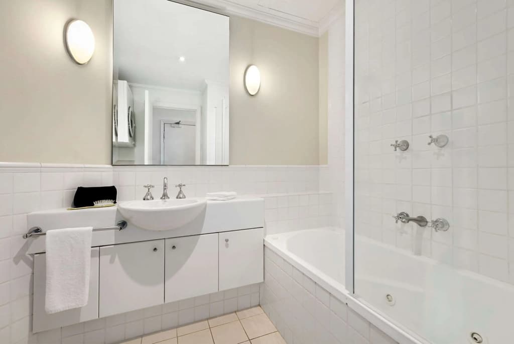Comfort Apartments Melbourne Central - photo 11