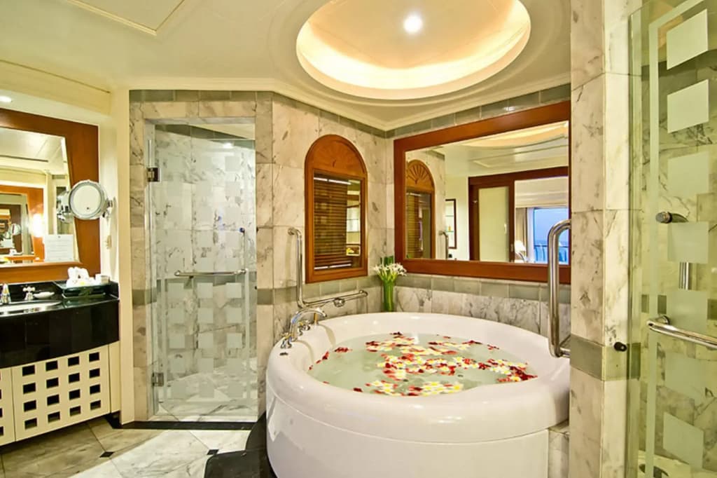 Royal Wing Suites & Spa Pattaya - photo 8