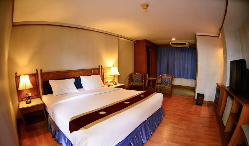 Silom Village Inn - photo 4