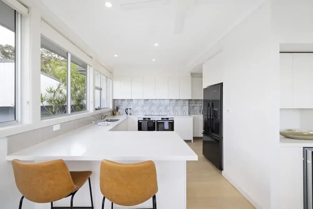 Spacious 5-bed Beach House With Ocean View - photo 15