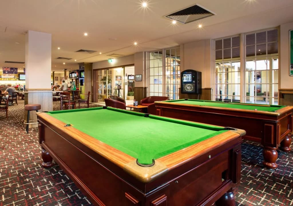 Nightcap at Sylvania Hotel - photo 14