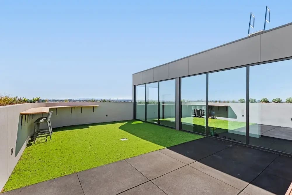 Elegant 1-bed by Shops With Rooftop Swimming Pool - photo 10