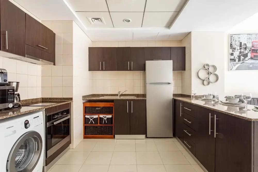 Elegant and Modern 1BR in Dubai Marina! - photo 13