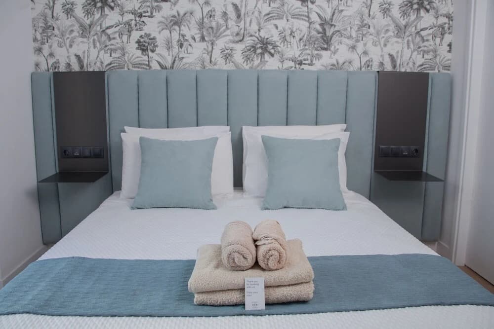 Phaedrus Living Modern Kriel Suites 203 - photo 6