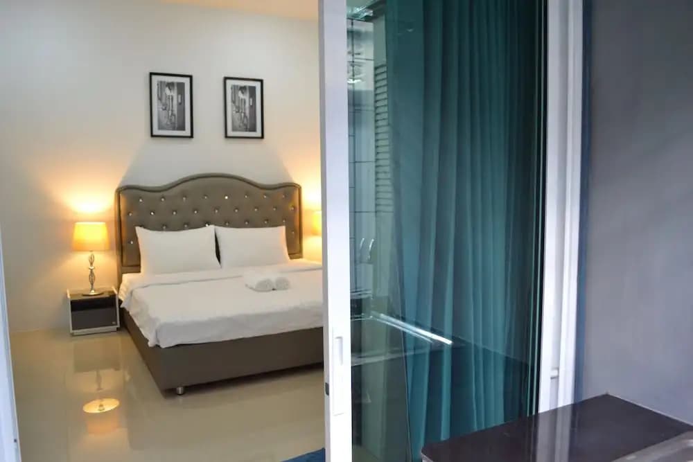 Icon Place Apartment - photo 3