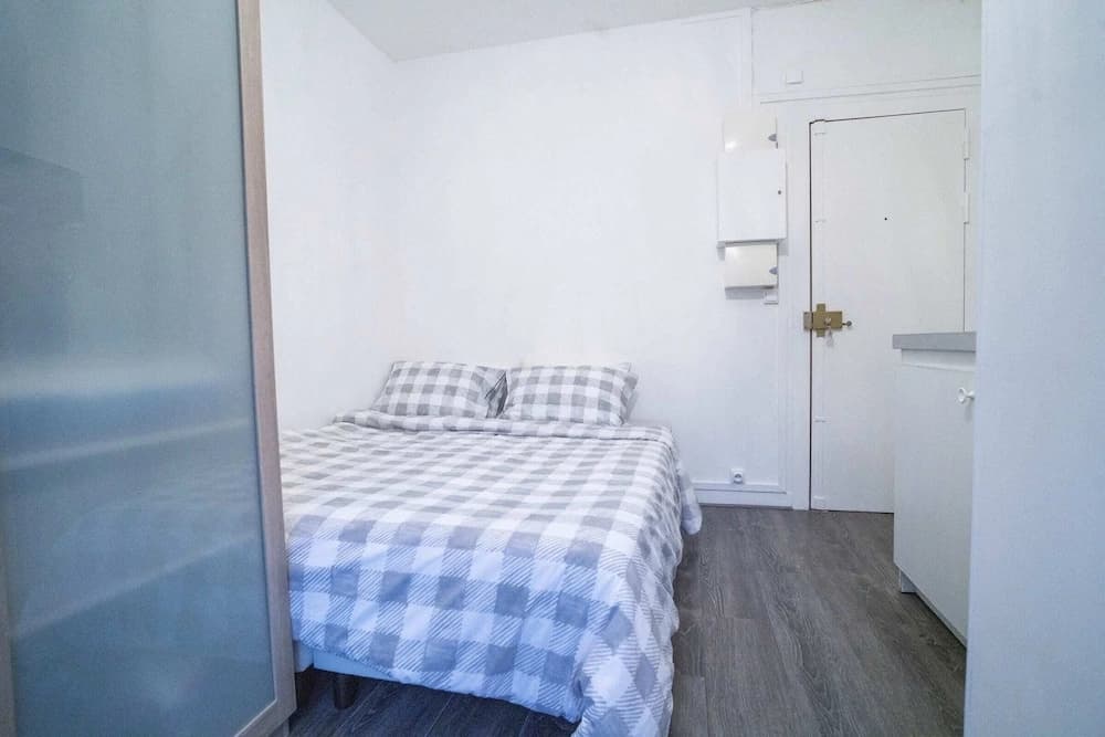 Hostnfly Apartments - Beautiful Bright Studio Near Père Lachaise - photo 2