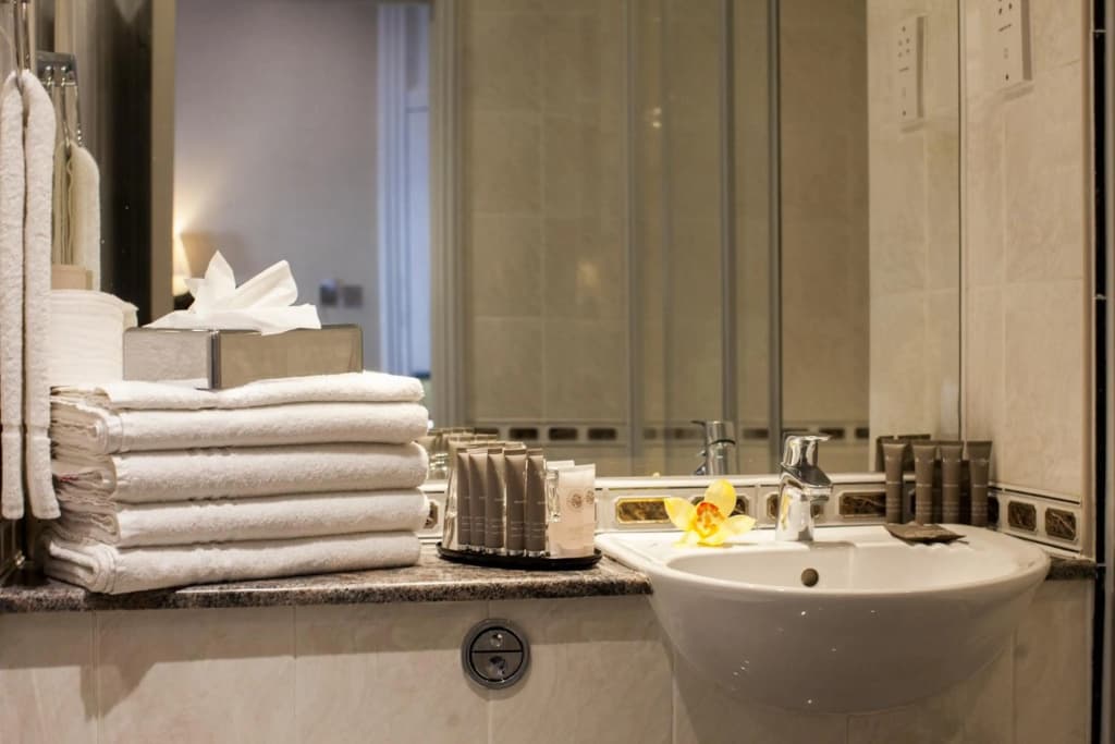 Gem Strathmore Hotel - photo 8