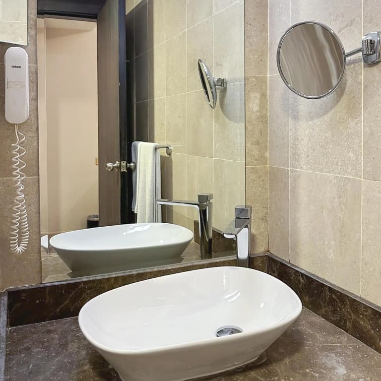 Victoria Hotel - photo 48