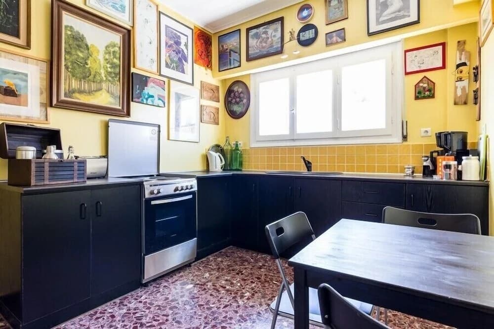 Central apartment with 5 bedrooms near the metro - photo 17