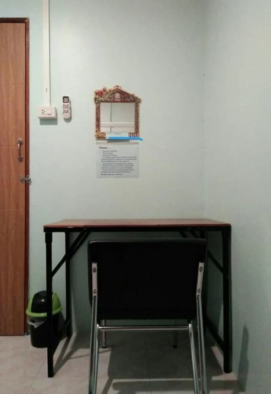 Yellow Hostel - photo 11