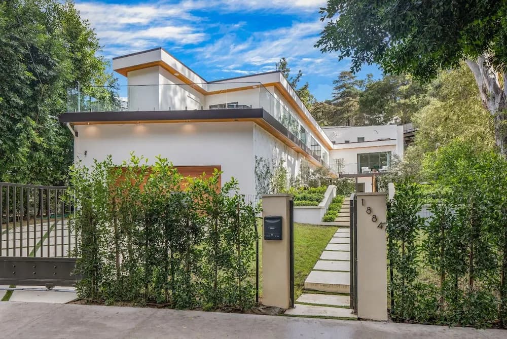 Laurel Canyon - Architectural Modern Estate With Pool & Landscaped Garden - photo 19