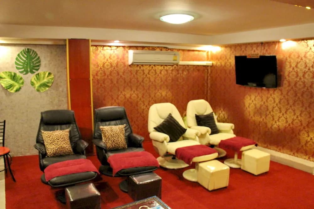 Central Place Hotel - photo 14