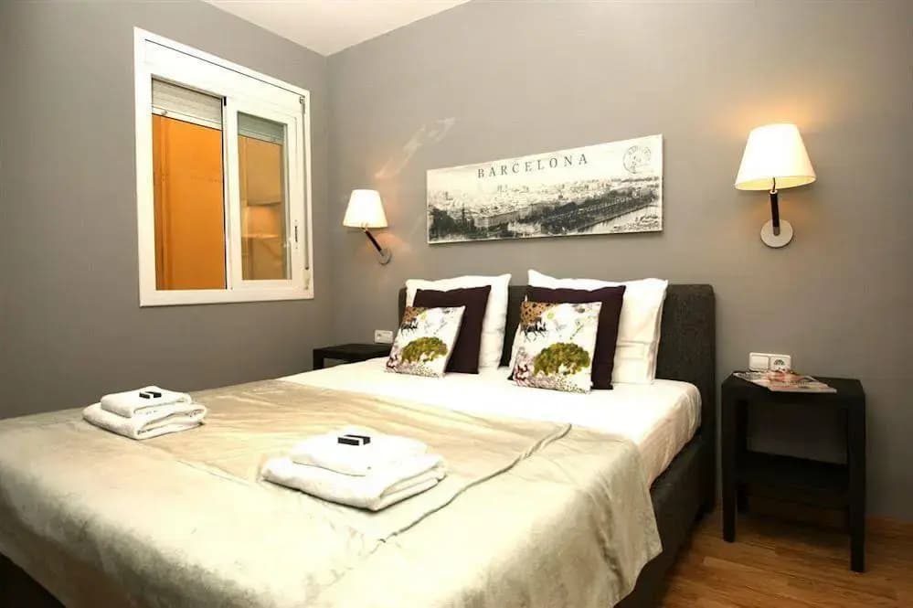 Paseo de Gracia Apartments - photo 2