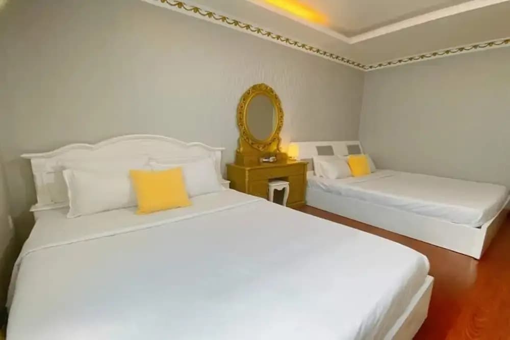 Crowne Bui Vien Hotel - photo 4