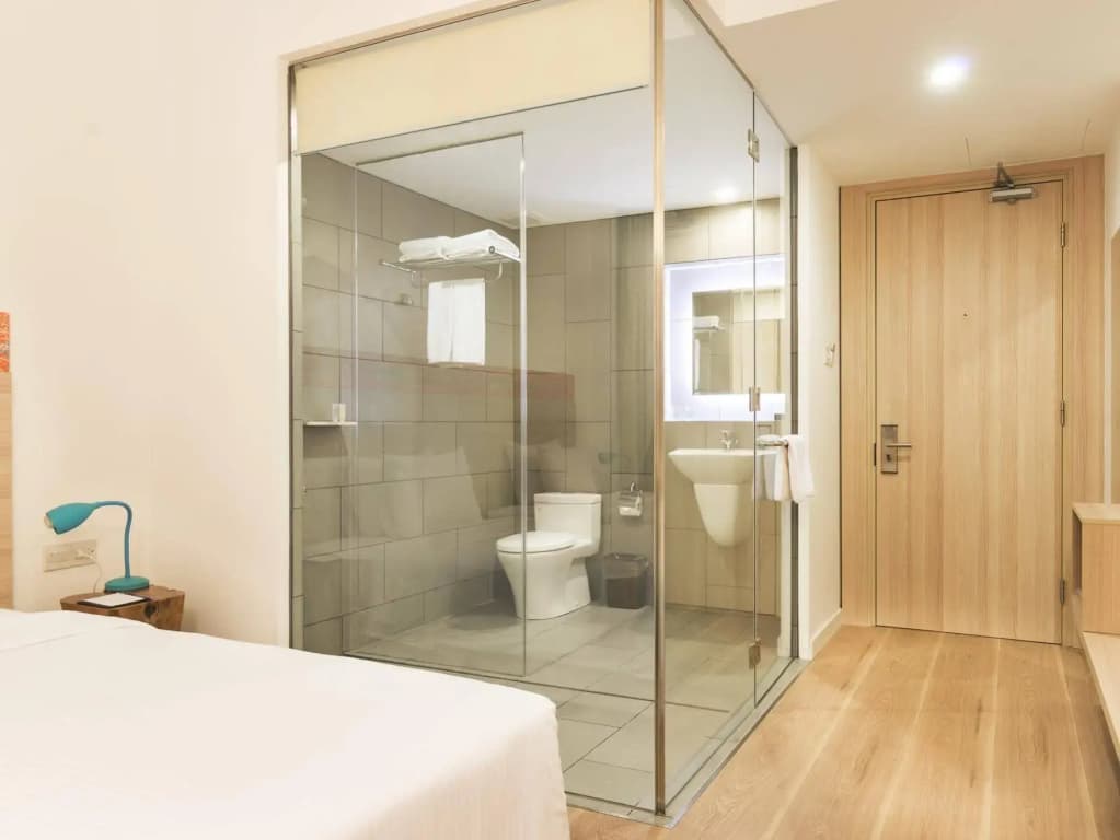 Liberty Hotel Saigon Greenview - photo 10
