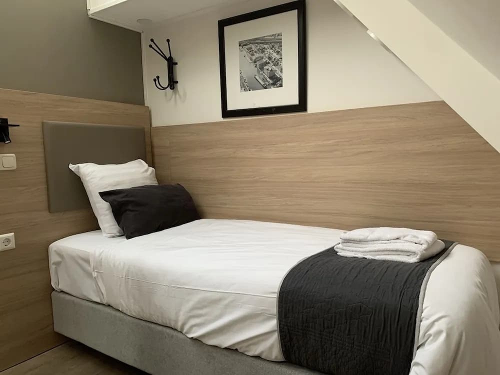 Allure Garden Apartments - photo 2