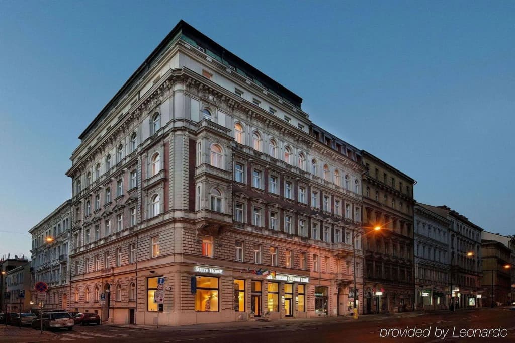 Hotel Suite Home Prague - photo 1