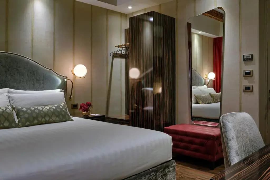 Suite735 - main photo