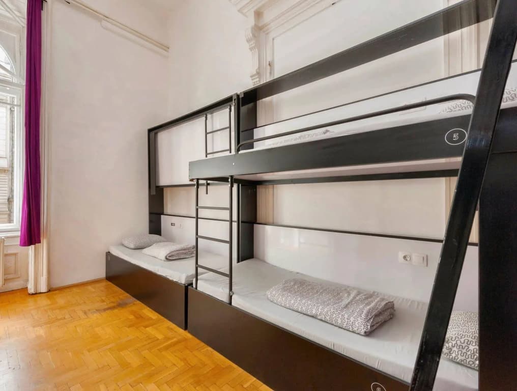 Adagio Hostel Basilica - photo 5