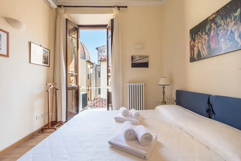 Charming 2bed Apt Overlooking Duomo - photo 4