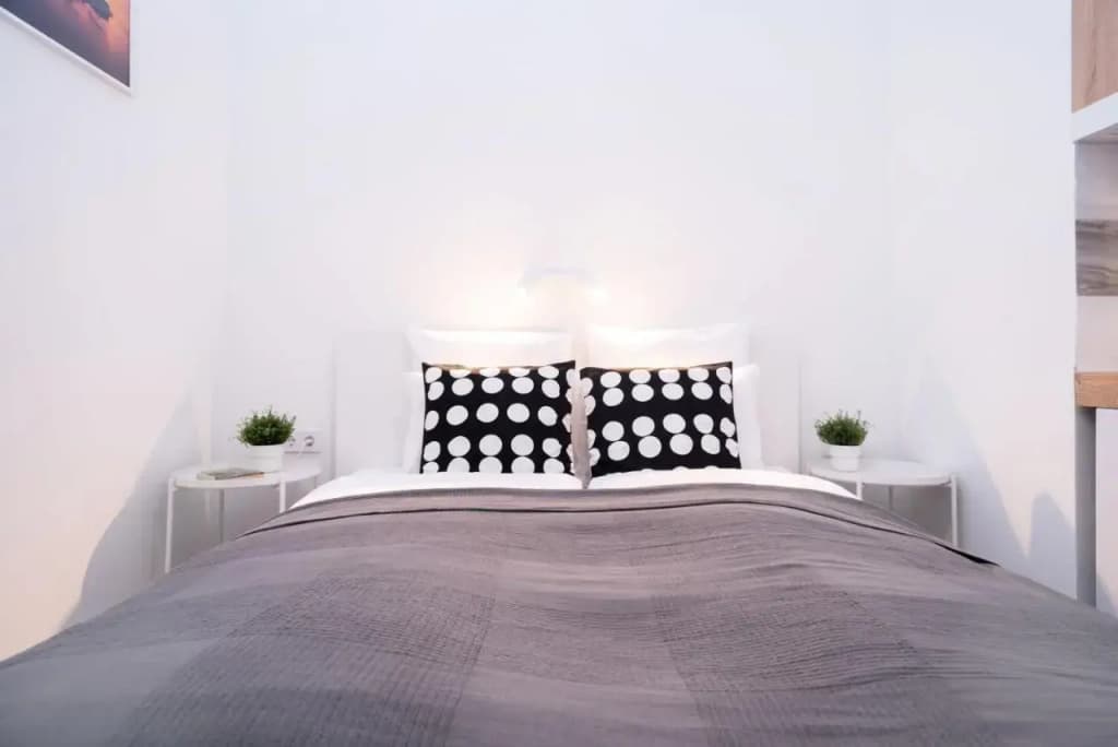 New Comfy Studio at Convenient Location - photo 1