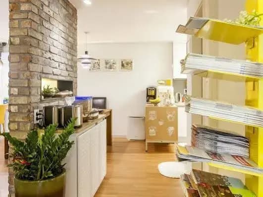 Bauhaus Guesthouse - photo 6