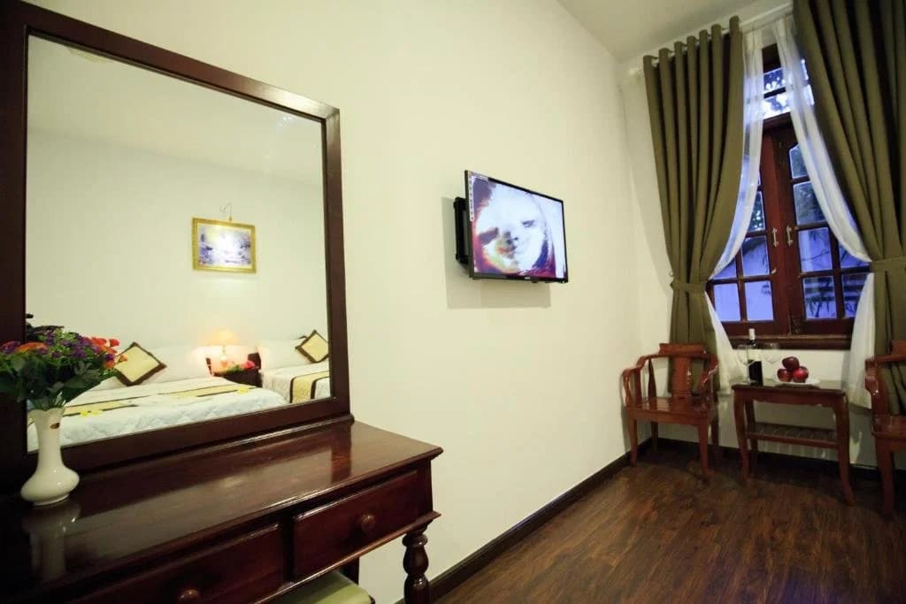 Mimosa Hotel - photo 2