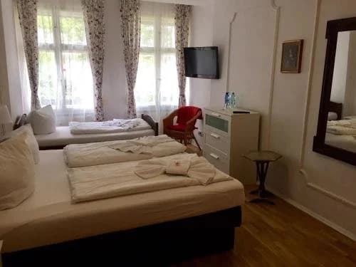 Hotel Pension Tempelhof - photo 35
