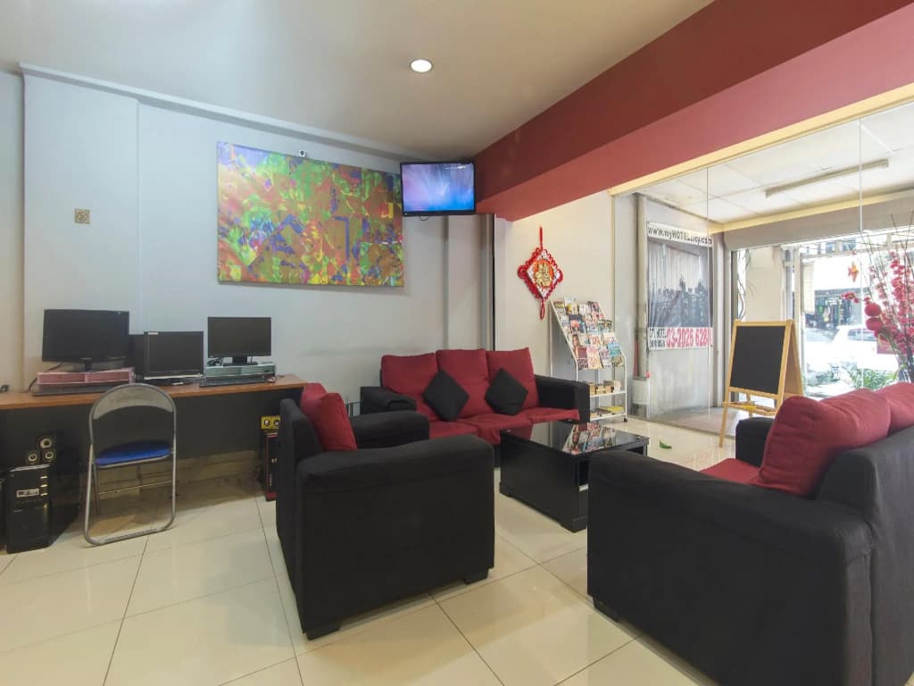 Super OYO 761 City Hotel - photo 2