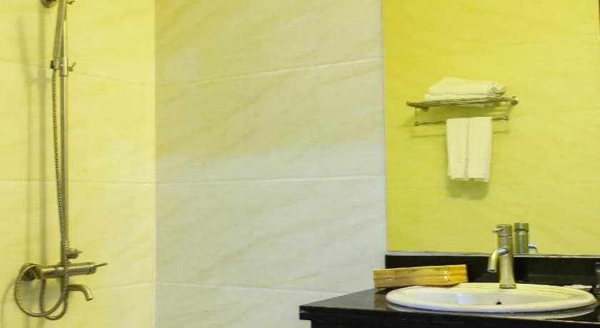 Royal Hotel Halong - Hon Gai - photo 8