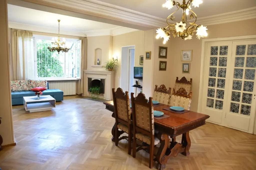 3 BD App with cozy Garden - main photo