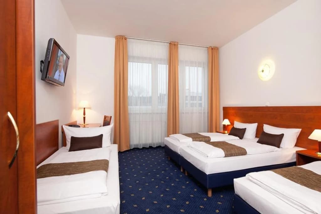 Hotel Atrium Charlottenburg - photo 4