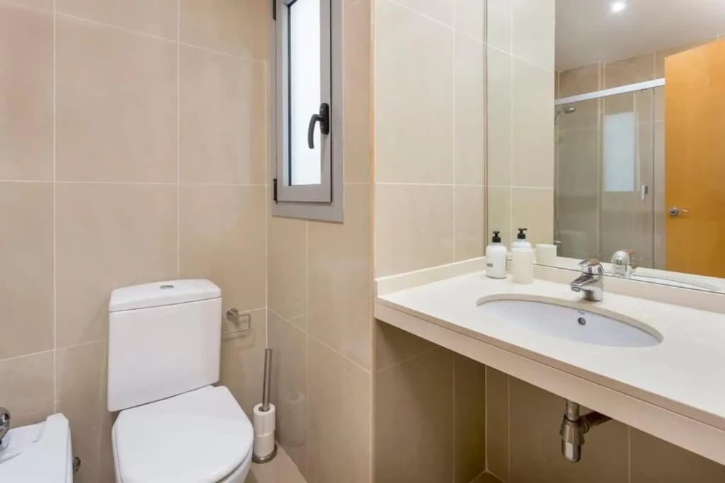 Spacious and Elegant 4 Bedroom with Private Terrace - photo 6